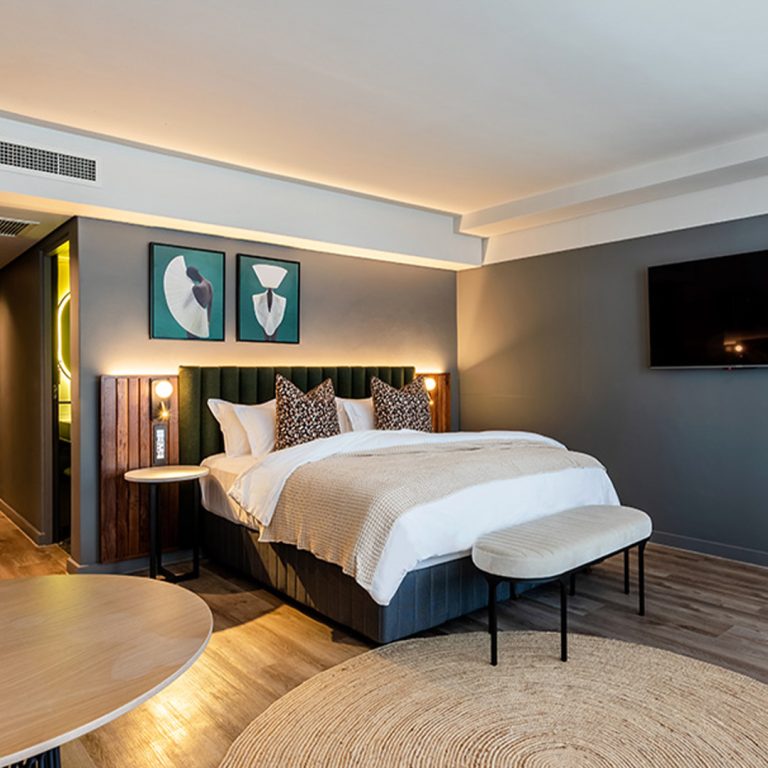 The-Rockefeller-Hotel-Style-Room-Narrative-Ryan-Joffe-Properties-Cape-Town-Foreshore-Apartments_0007_The-Rockefeller-8-1