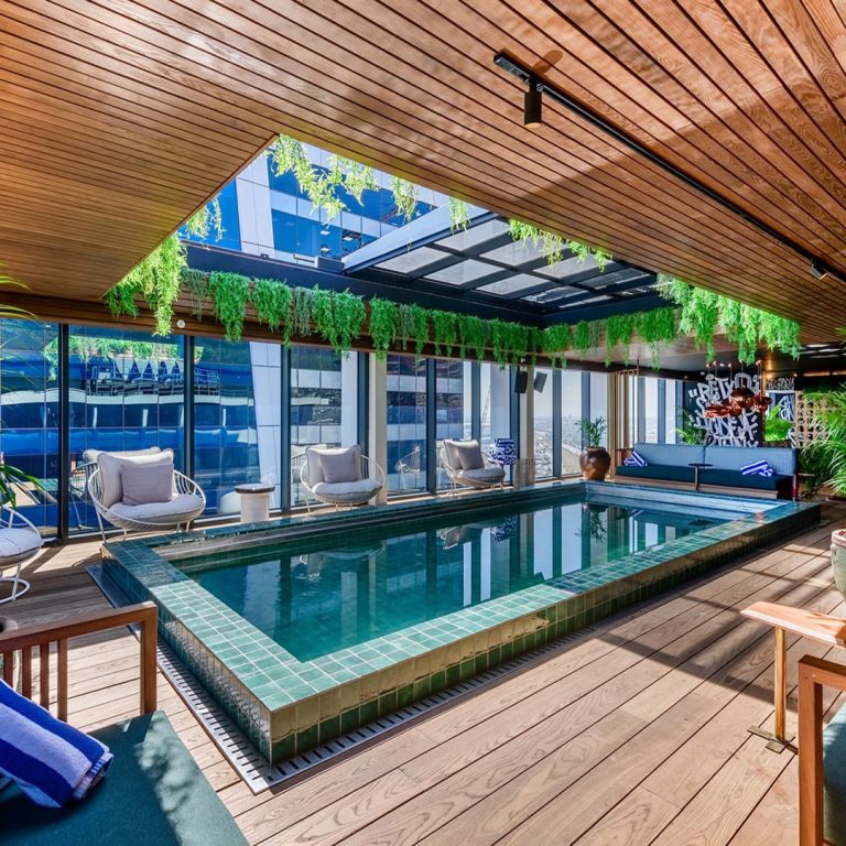 The-Rockefeller-Hotel-Style-Room-Narrative-Ryan-Joffe-Properties-Cape-Town-Foreshore-Apartments_The-Rockefeller_0015_469